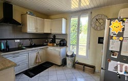 Arnay-le-Duc, Bourgogne-Franche-Comté 21230