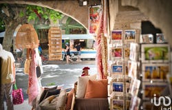 UZÈS, Occitanie 30700