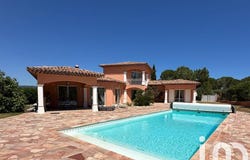 Roquebrune-sur-Argens, Provence-Alpes-Côte d'Azur 83520