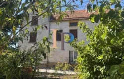 Pouilly-sous-Charlieu, Saône-et-Loire 42720