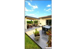 Bussac-Sur-Charente, Poitou-Charentes 17100