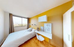 Rue du Parc, Bron, Auvergne-Rhône-Alpes 69500