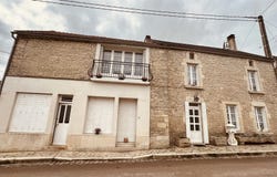 Massangis, Burgundy 89440