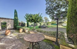 Robion, Provence-Alpes-Côte-d'Azur 84440