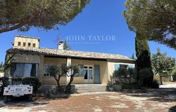 Fontvieille, Provence-Alpes-Côte d'Azur 13990