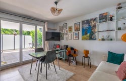 Decines Charpieu, Auvergne-Rhône-Alpes 69150