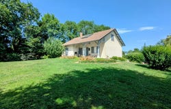 Azé, Saône-et-Loire 71260