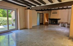 Mouffy, Burgundy 89560