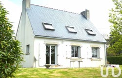 Pleuven, Brittany 29170