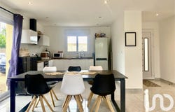 Ossey-les-Trois-Maisons, Grand Est 10100