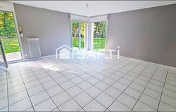 Romilly-Sur-Andelle, Haute-Normandie 27610