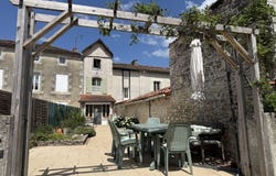 Civray, Poitou-Charentes 86400