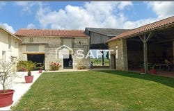 La Roche-Rigault, Poitou-Charentes 86200