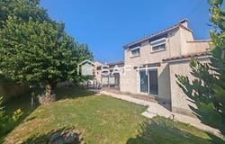 Entraigues-Sur-La-Sorgue, Provence-Alpes-Côte d'Azur 84320