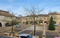 CASTELSAGRAT, Midi-Pyrénées 82400