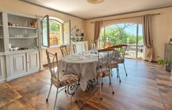 Robion, Provence-Alpes-Côte d'Azur 84440