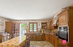 Island, Burgundy 89200