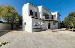 Sanary-Sur-Mer, Provence-Alpes-Côte d'Azur 83110