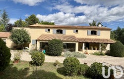 Lussan, Occitanie 30580