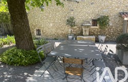 Lussan, Occitanie 30580