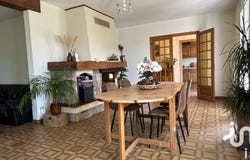 Pouy-sur-Vannes, Grand Est 10290