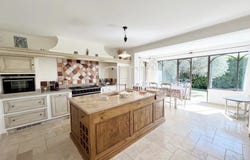 Le Barroux, Vaucluse 84330