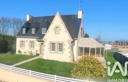 Lamballe, Brittany 22400