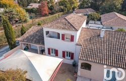 Garons, Occitanie 30128