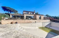 Grimaud, Provence-Alpes-Côte d'Azur 83310