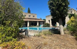 La Tour-d'Aigues, Provence-Alpes-Côte d'Azur 84240