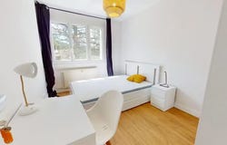 Rue Pétetin, Bron, Auvergne-Rhône-Alpes 69500