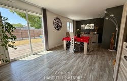PELLOUAILLES LES VIGNES, Pays de la Loire 49112