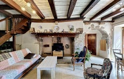 Vic-sous-Thil, Burgundy 21390