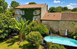 Taillebourg, Poitou-Charentes 17350