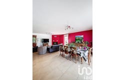 Montmirail, Grand Est 51210