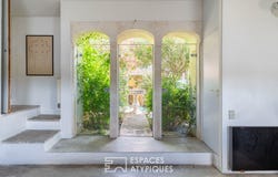 ARLES, Provence-Alpes-Côte d'Azur 13200