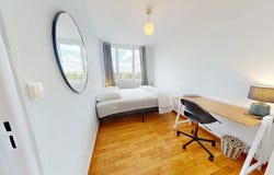 Rue Edouard Branly, Bron, Auvergne-Rhône-Alpes 69500