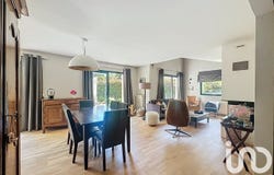Locmariaquer, Brittany 56740