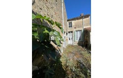 Bazoges-En-Pareds, Pays de la Loire 85390