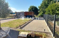 Luzille, Centre 37150