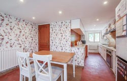 Neufchelles, Hauts-de-France 60890