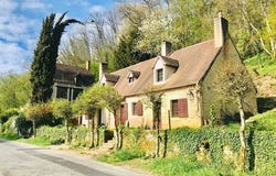 APREMONT SUR ALLIER, Centre 18150