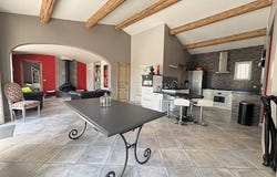 Cadenet, Provence-Alpes-Côte d'Azur 84160