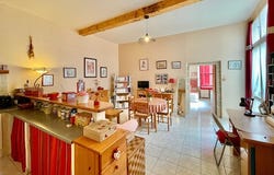 Uzès, Occitanie 30700