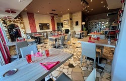 Suze-la-Rousse, Auvergne-Rhône-Alpes 26790