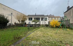 Charolles, Burgundy 71120