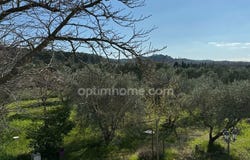 Saint-Etienne-du-Grès, Provence-Alpes-Côte-d'Azur 13103