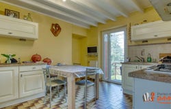 Lhuis, Ain 01680