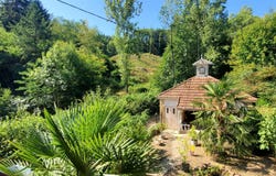 Suin, Burgundy 71220