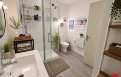 Laval, Pays de la Loire 53000